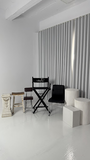 Creative hour studio