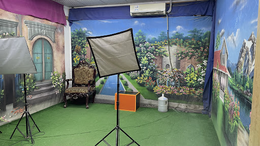 Al-Mane'a Digital Studio and Color Lab